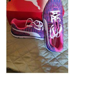 Women's PUMA - Bravery Sneakers